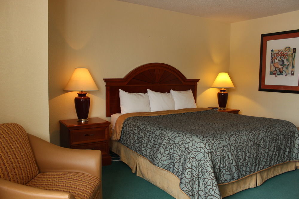 Shawano Four Seasons Resort Εξωτερικό φωτογραφία
