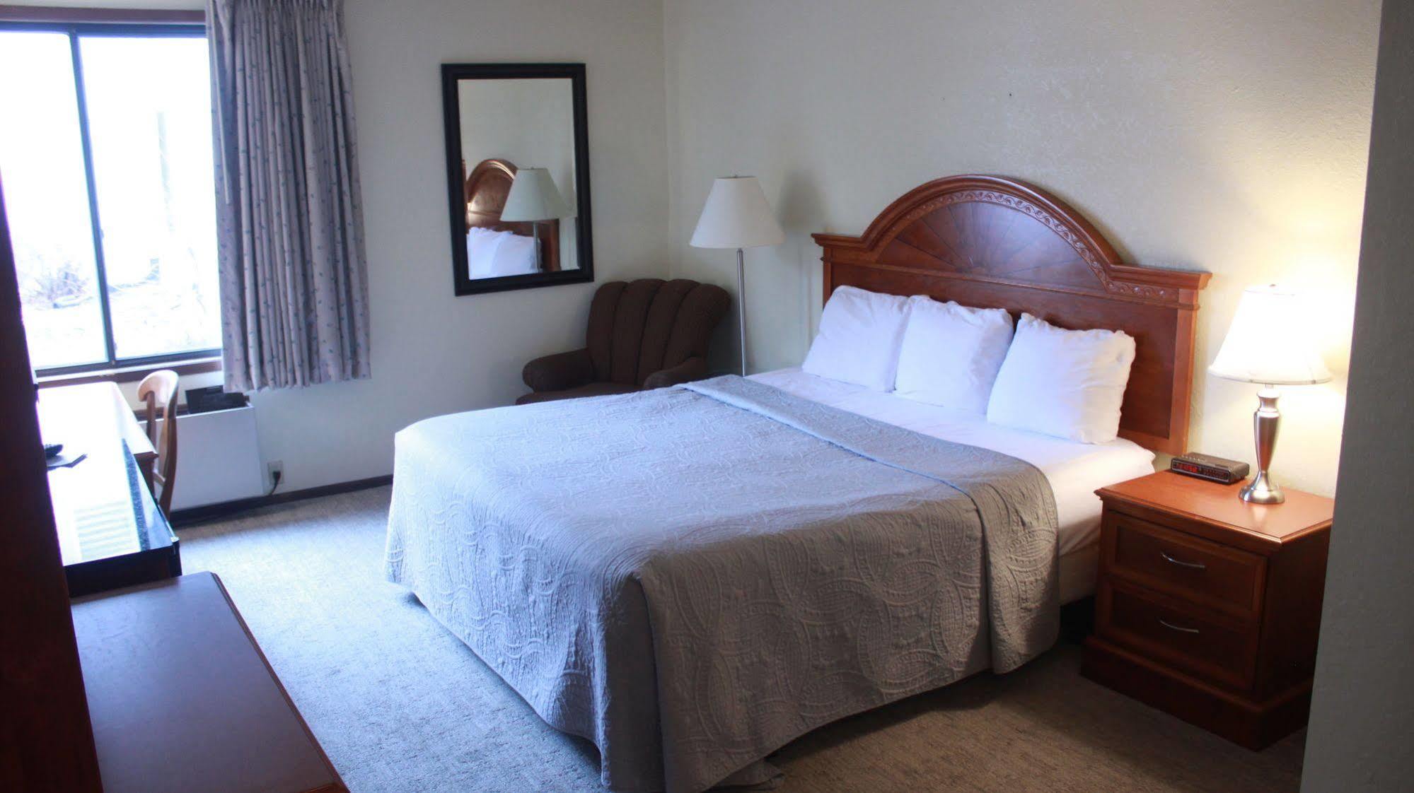 Shawano Four Seasons Resort Εξωτερικό φωτογραφία