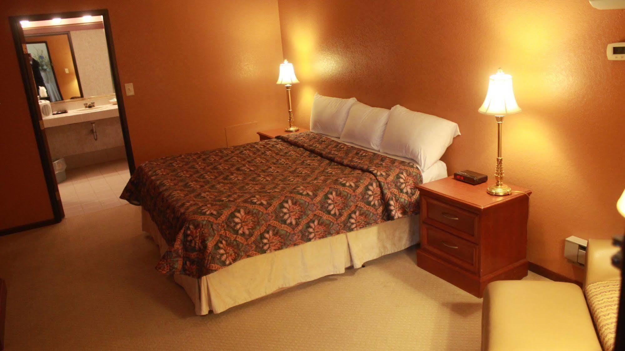 Shawano Four Seasons Resort Εξωτερικό φωτογραφία